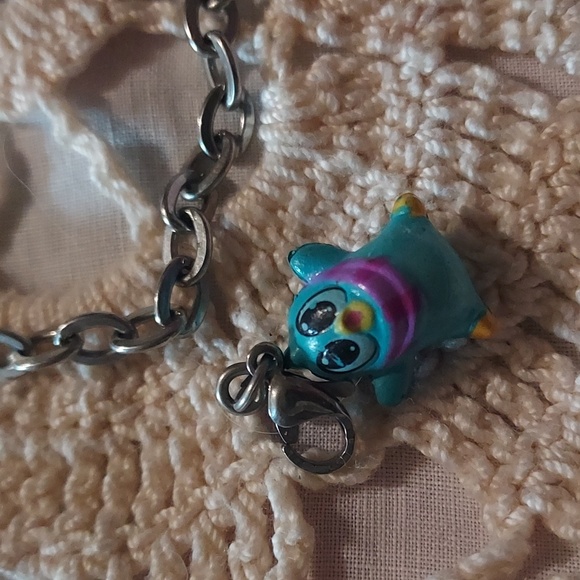 Charm u bracelet and 2 charms - Picture 2 of 4